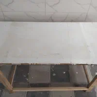 نیمکت آهنی و میز کار خیاطی