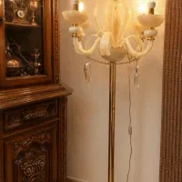 اباژور ایستاده