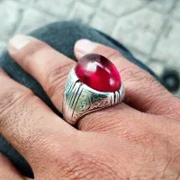 انگشتریاقوت منتسب به حاج ممی باقلم میرزاجعفر