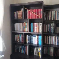 کتابخانه قهوه‌ای تیره ، ونگه