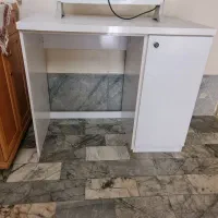 میز تحریر هایگلاس