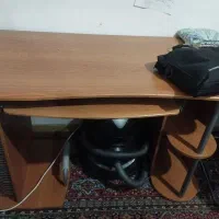 میز کامپیوتر تمیز و نقلی