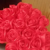 گل رز روبانی