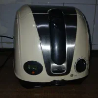 یک دستگاه سرخ کن سالم سالم در حد نو