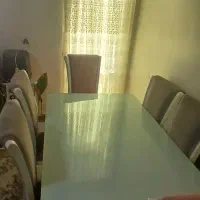میز غذاخوری سالم و بددن پارگی و خط و خش