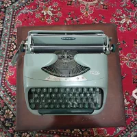 ماشین تایپ و تحریر رویال