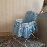 تخت کنار مادر