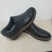 چرم طبیعی گاوی ،سایز ۴۳ ،شیک بدون ایراد ،در حد نو