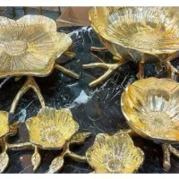سرویس پذیرایی جنس آلومینیوم رنگ طلایی درحد نو