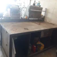 میز کار محکم وبزرگ مناسب مکانیکی