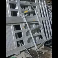 نایلون کارتن ضایعاتتی‌اهنالاتی‌دربی‌پنجره