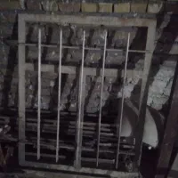 پنجره آهنی عرض ۹۰سانتی متر ارتفاع ۱.۱۰