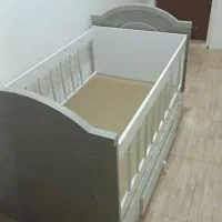 تخت خواب گهواره داره
