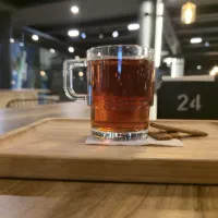 سالن کار و کارگر ساده