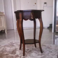 میز تمیز مرتب چوب