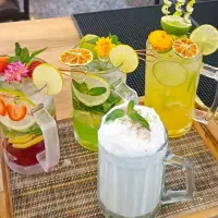 نیروی کافی شاپ خانم