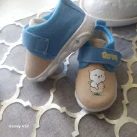 فروش دو عدد کفش بچگانه