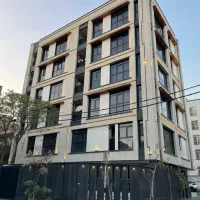 ۱۳۵ متر ۳خواب لوکس تاپ لوکیشن