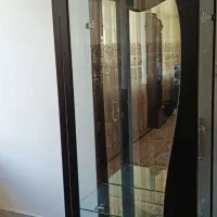 ویترین شیشه ای پشت آینه سالم