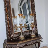 میز کنسول کلاسیک به همراه آینه و دو شمعدان