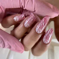 دوره ی آموزش کاشت ناخن