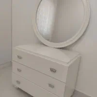 آینه کنسول سفید رنگ