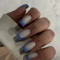 استخدام ناخن کار با مشتری