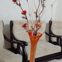 گل و گلدان شیشه ای تزیینی بلند