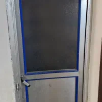 در آلمینیوم سرویس ودراتاق‌ خواب درب ورودی پذیرایی