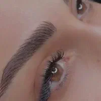 نیازمند. مدل. فیبروز. ابرو