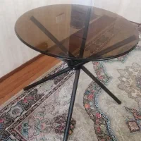 میز ناهار خوری  شیشه ضخیم با پایه فلزی تاشو