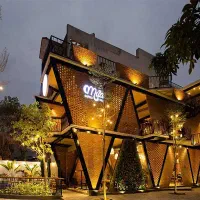 ۲۵۰متر تجاری /۳طبقه/تاپ لوکیشن