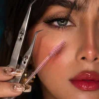 خدمات تخصصی و آموزش کاشت مژه هیدن