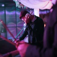 اجرای DJ حرفه‌ای از تولد ساده تا عروسی VIP