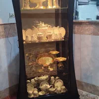 ویترین چوب گردو با آینه و شیشه لمینت
