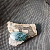 ی سنگ منحصر ب فرد ک اسم  حمید رو نوشته عقیق خزه ای