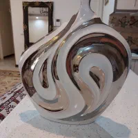 گلدان سفید نقره ای