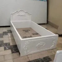 تخت نوجوان