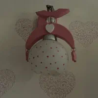فرش و پرده و لوستر اتاق کودک