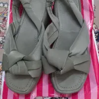 یک جفت صندل کارکرده سایز ۳۸