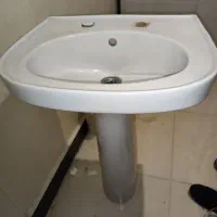روشویی سرویس بهداشتی