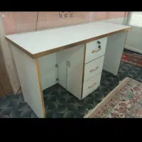 میز تحریر بزرگ