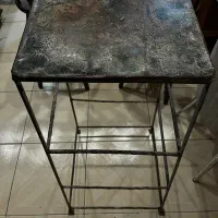 چهار پایه آهنی