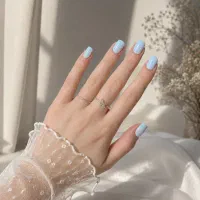 اکلدمی گلدیس کاشت ناخون