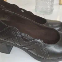 کفش سایز ۳۷