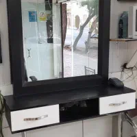 میز کار ارایشگاه با اینه