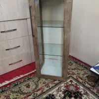 کمد شیشه ای