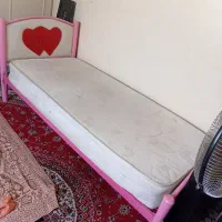 تخت خواب فلزی سالم و محکم همراه تشک