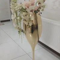 فروش یک عدد گلدان همراه با گل مصنوعی