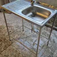 سینک به همراه شیر آلات
